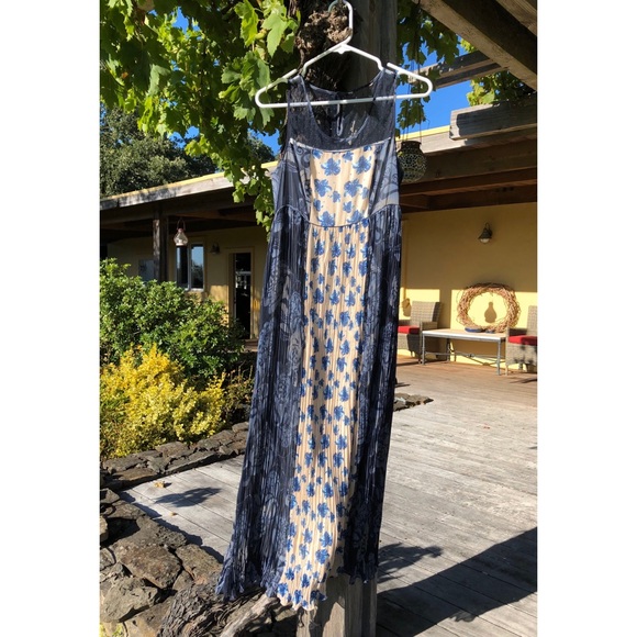 Gorgeous Blue Floral Dress —Worn Once! - Picture 4 of 7